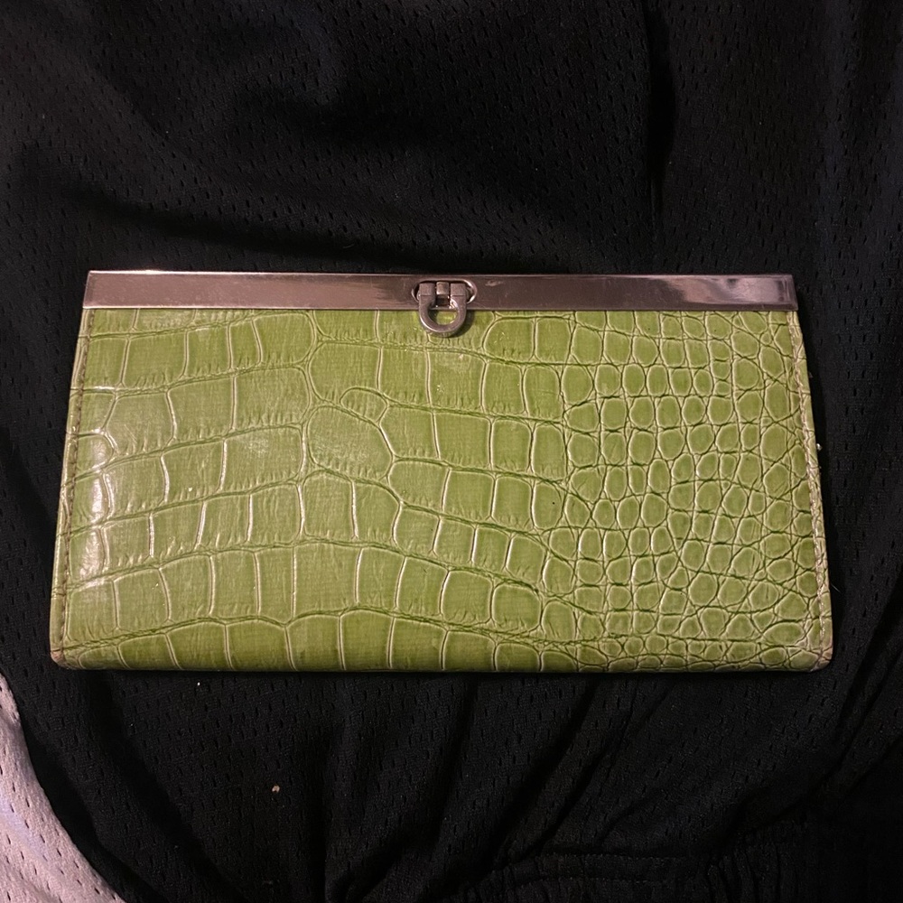 Green wallet